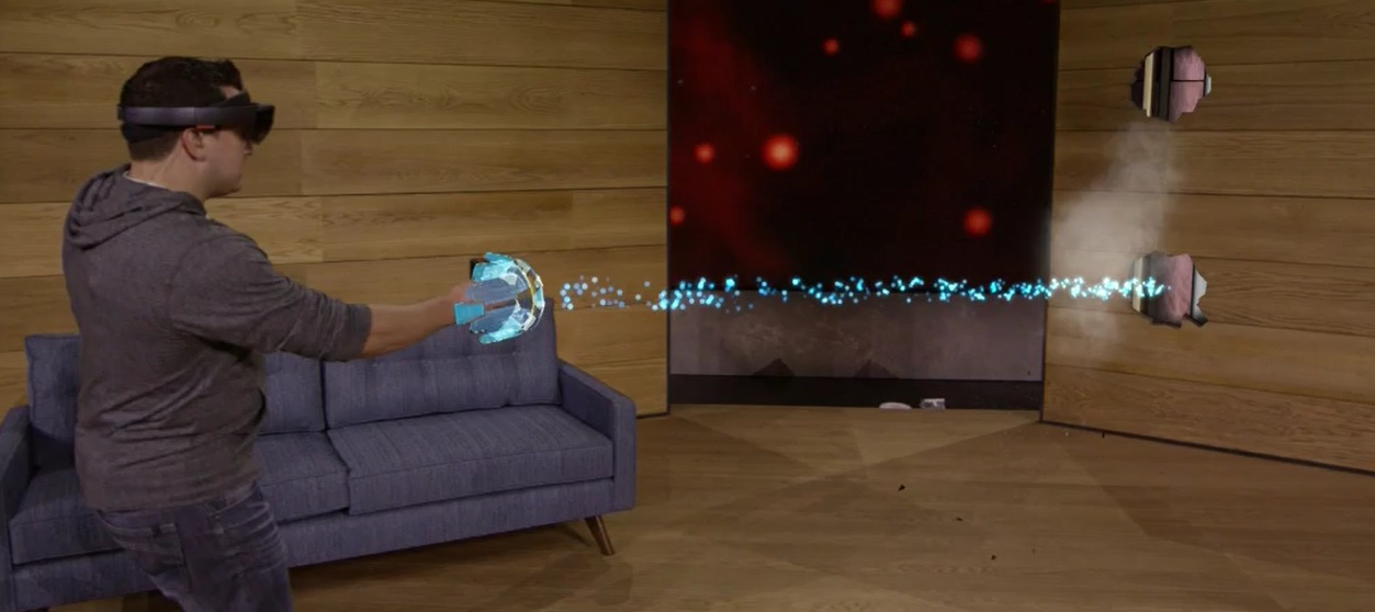 Microsoft viste frem et mixed-reality-spill med Hololens.