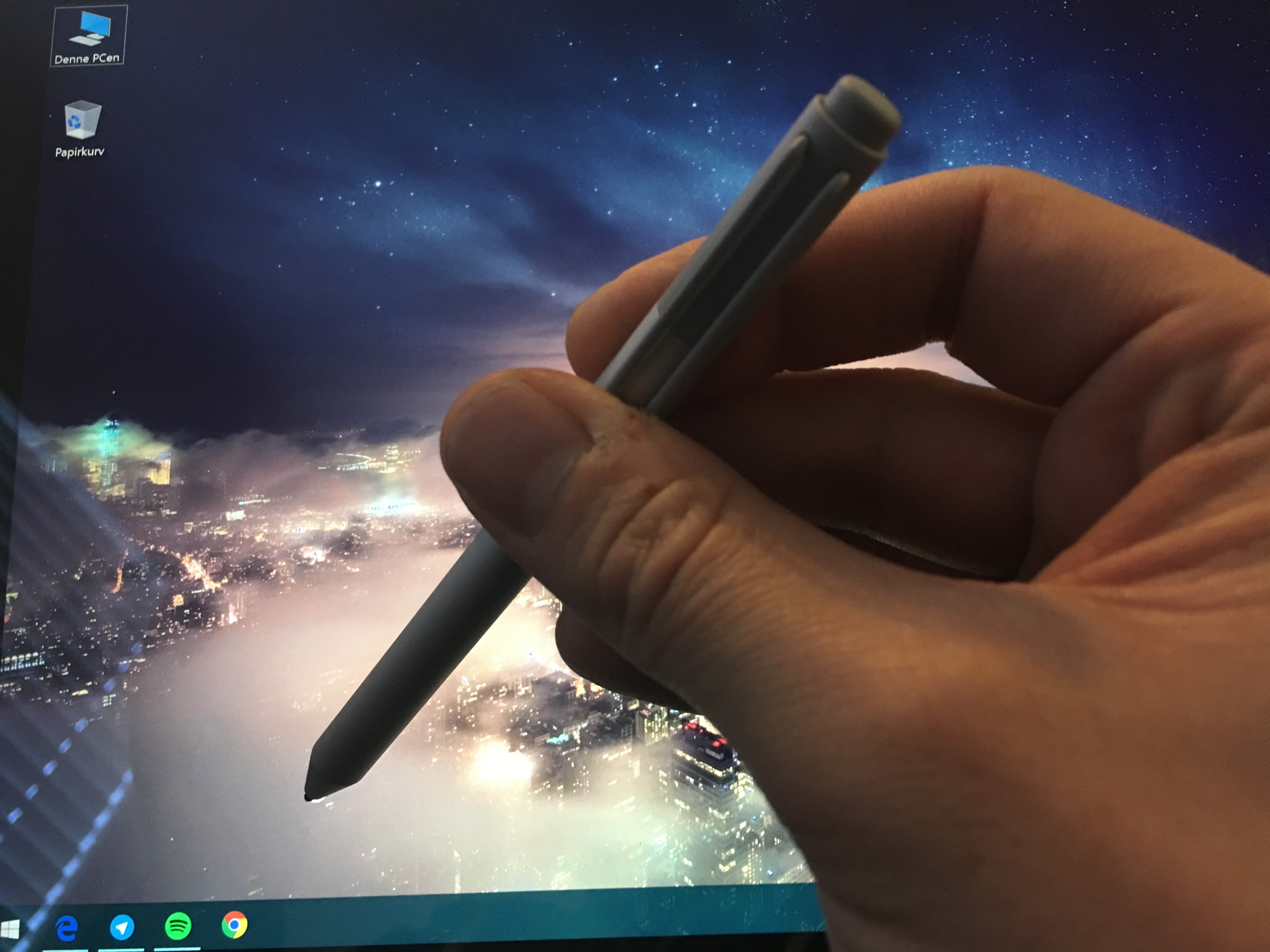 Surface Pen er smart å ta notater med, mens Apple Pencil er mer for kunsteren.