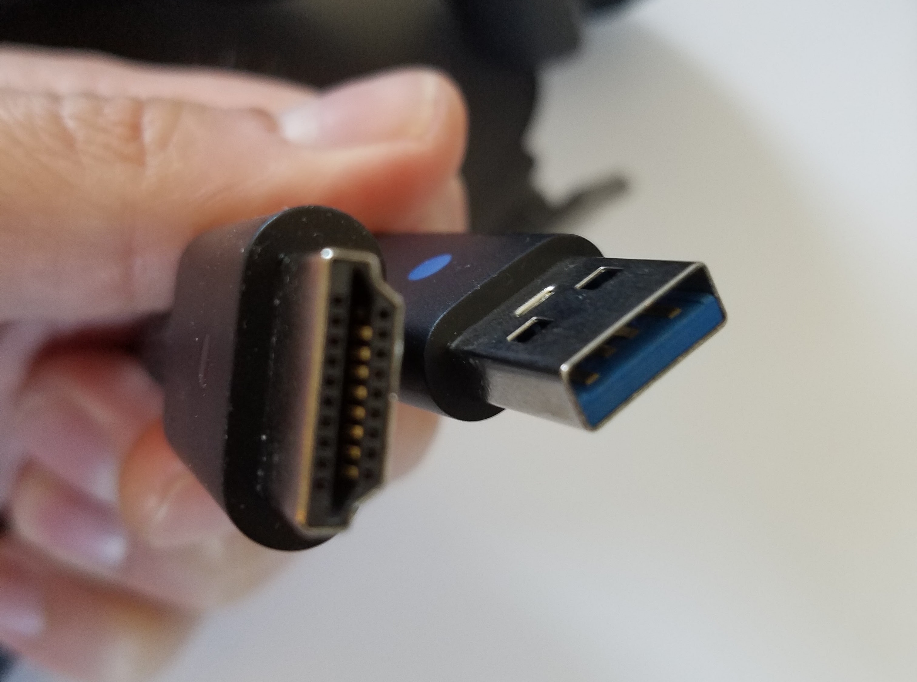 Det er enkelt å koble til Rift: 1 x USB fra headset og inn i maskinen sammen med HDMI-kabelen, deretter kobler man i kameraet (Oculus anbefaler USB 3.0, men vi har ikke merket noen forskjell).