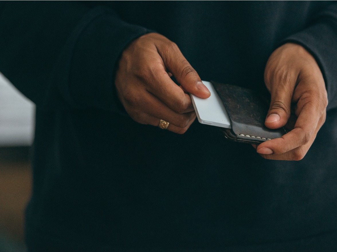 The Light Phone er på størrelse med et bankkort.