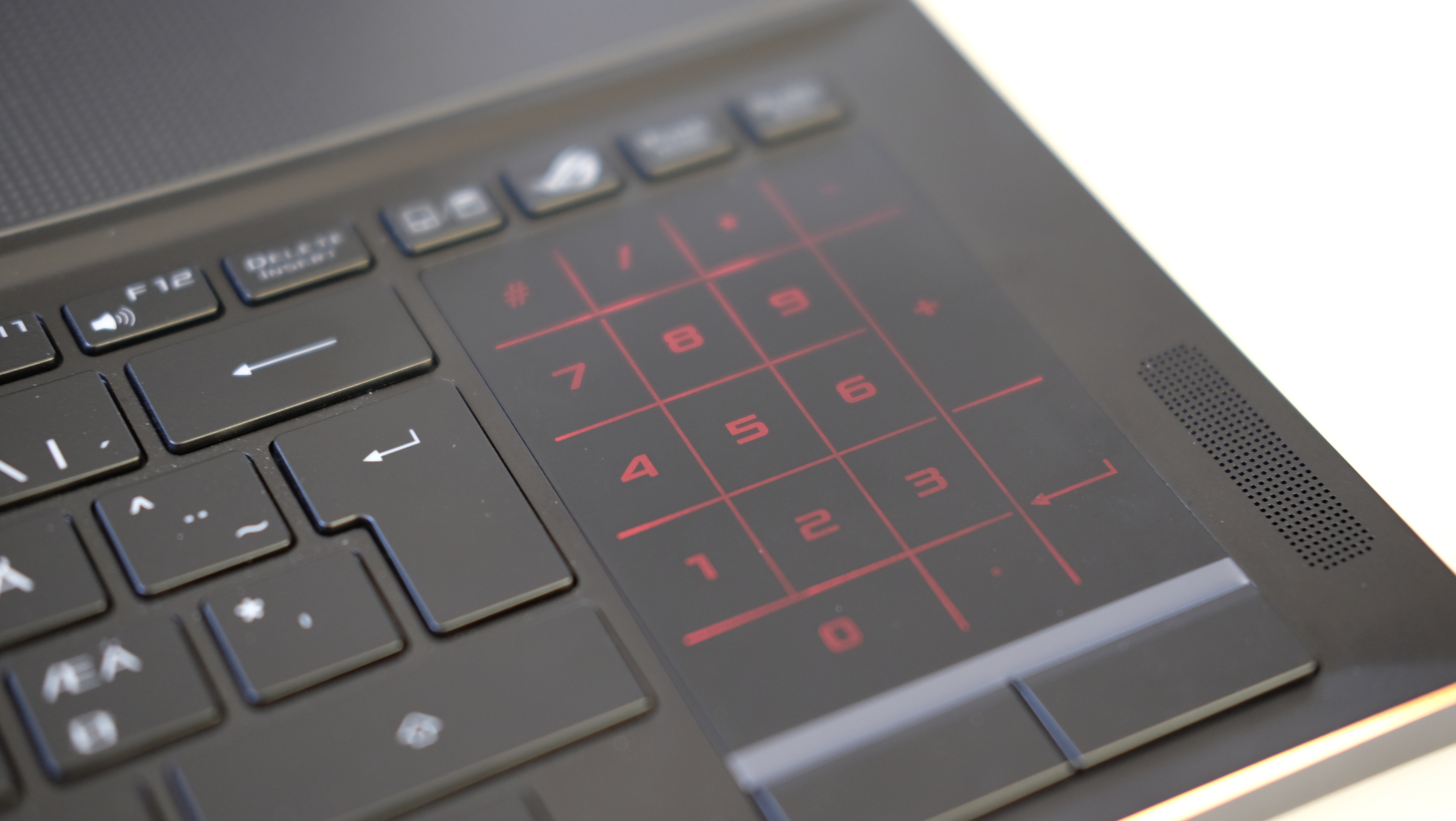 Styreflaten kan også fungere som et numerisk tastatur.