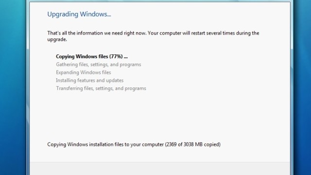 Slik ser det ut når man oppgraderer fra Windows 7 Beta 1.