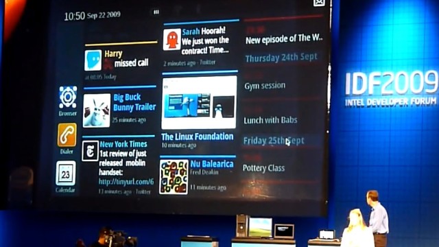 Dette er Moblins Time toolbar. Time toolbar fungere som en hjem-skjerm med feeds og nyheter.