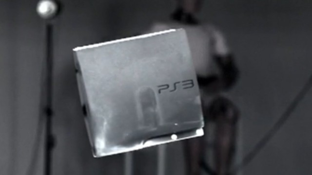 Her er PS3n på vei inn i Sonys TV i en fart på 80 km/t.
