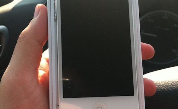 White-iPhone-4-1