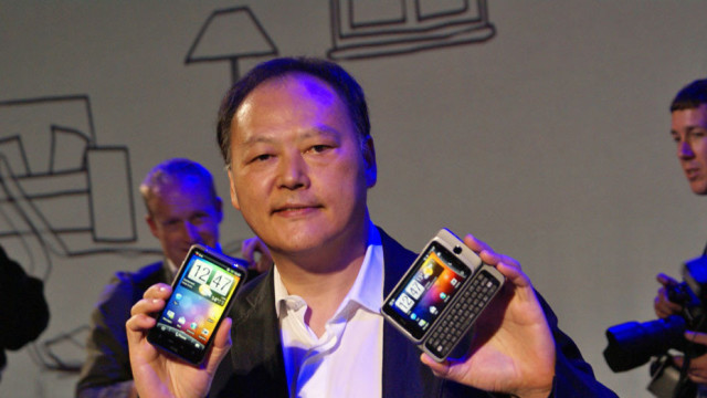 HTCs toppsjef Peter Chou varsler ny strategi i 2012. Bilde fra en tidligere anledning.