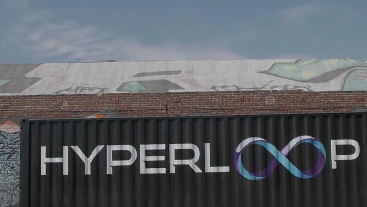 Hyperloop håper å kunne revolusjonere kollektivtransporten.