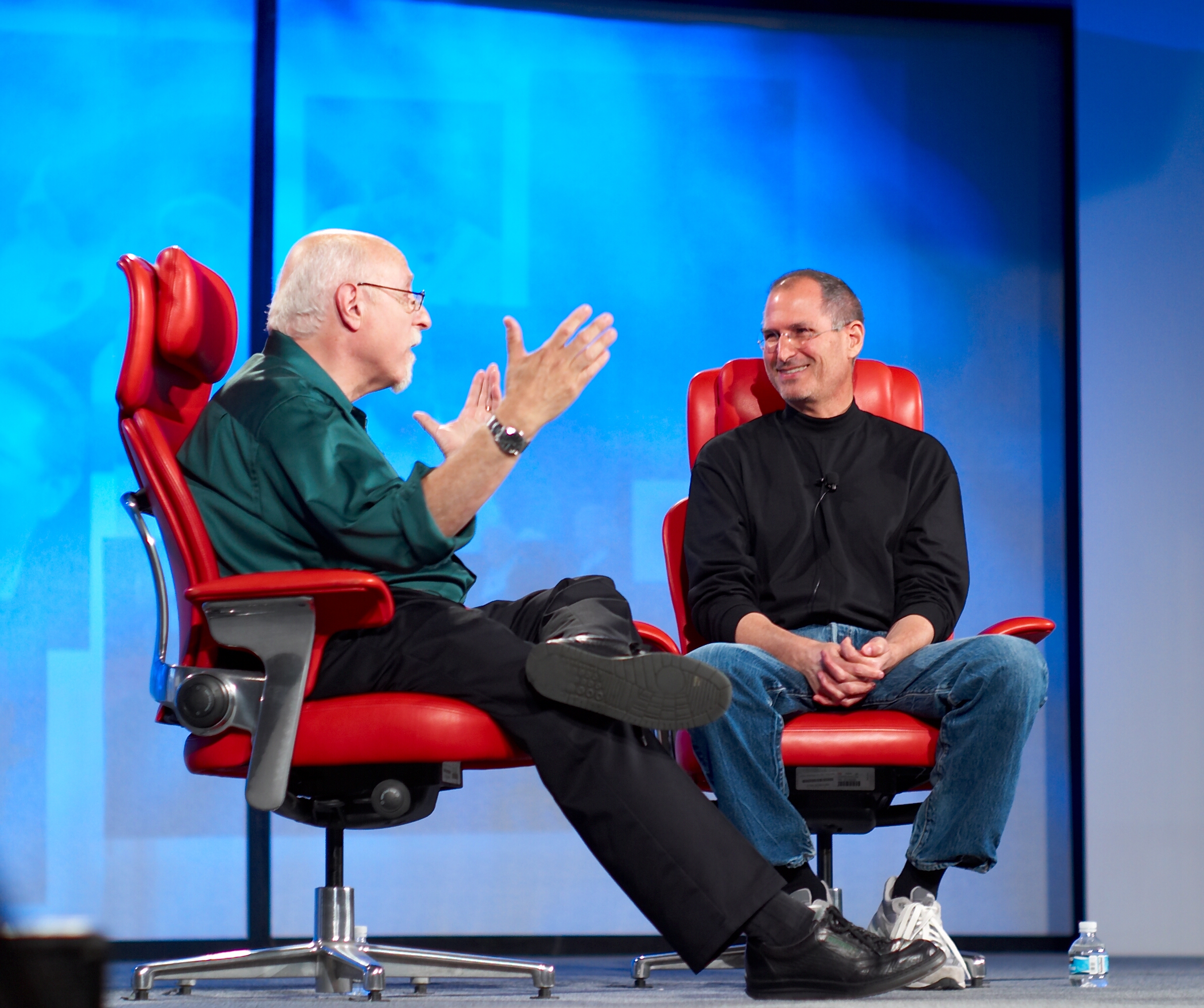 Walt Mossberg og Steve Jobs under AllThingsD i 2007.