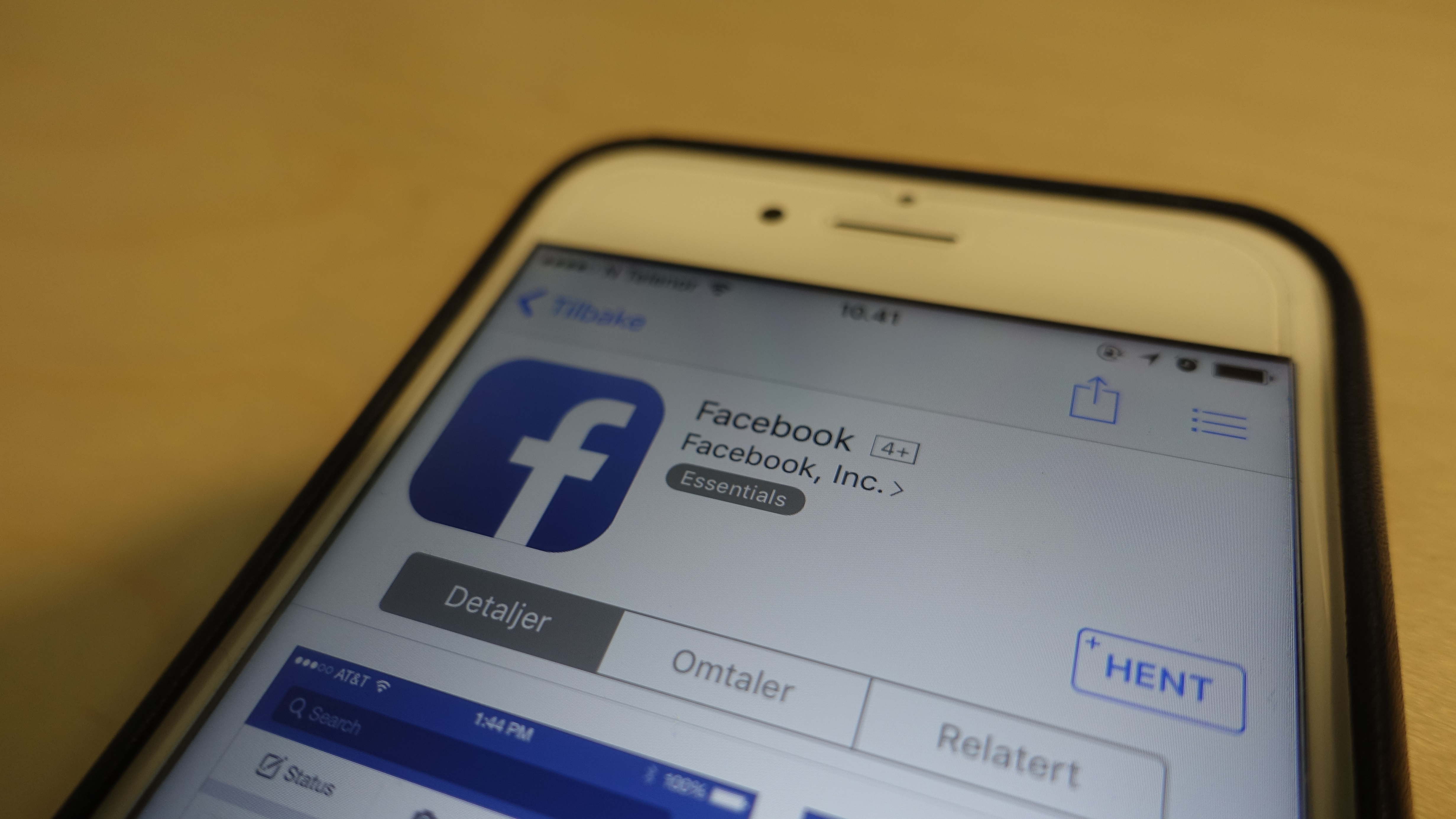 Facebook har oppdatert iOS-appen og batteriproblemene skal være løst.