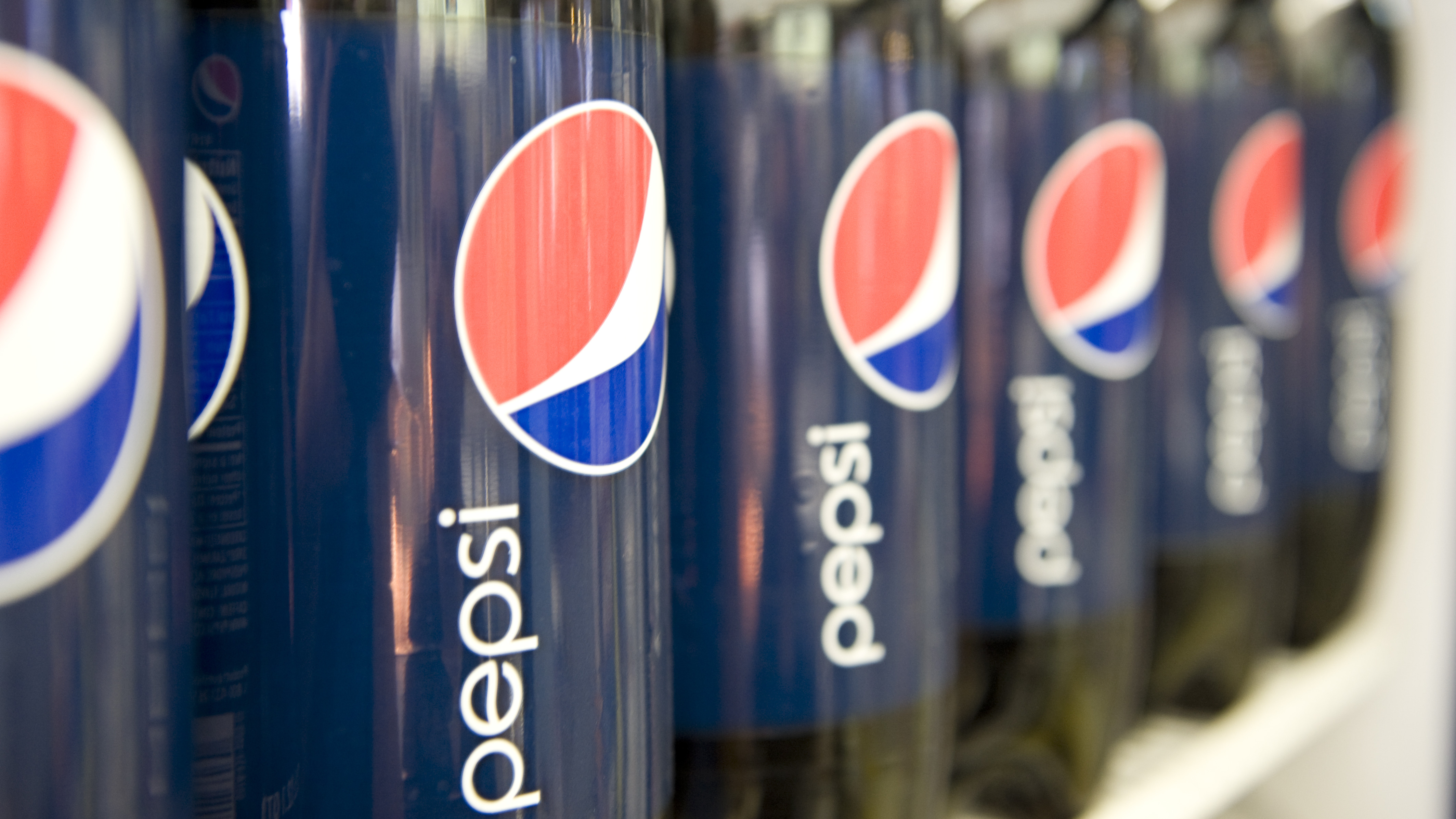 Nå kommer Pepsi med deres første smarttelefon. Spørsmålet er hvorfor?