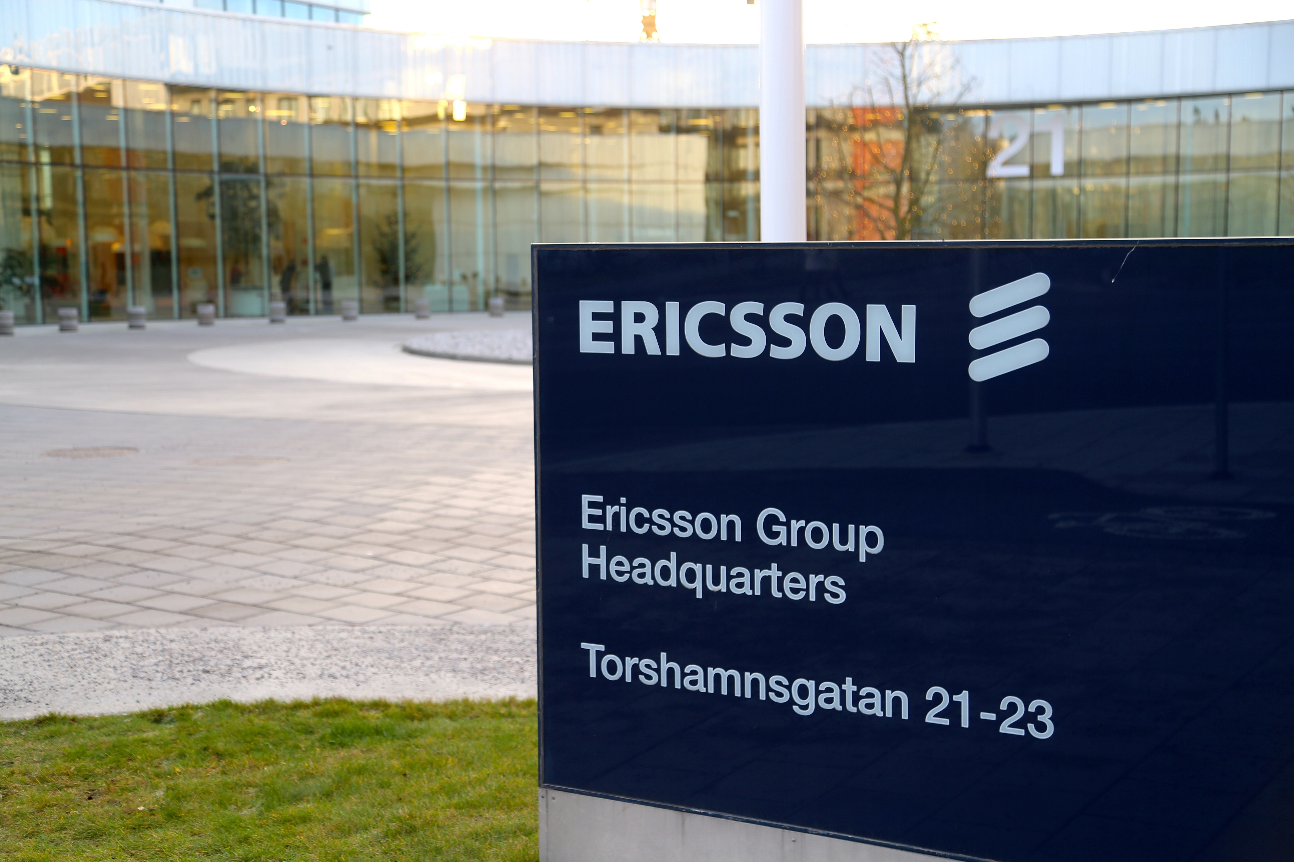 Ericsson skal nå tjene penger på iPhone og iPad.