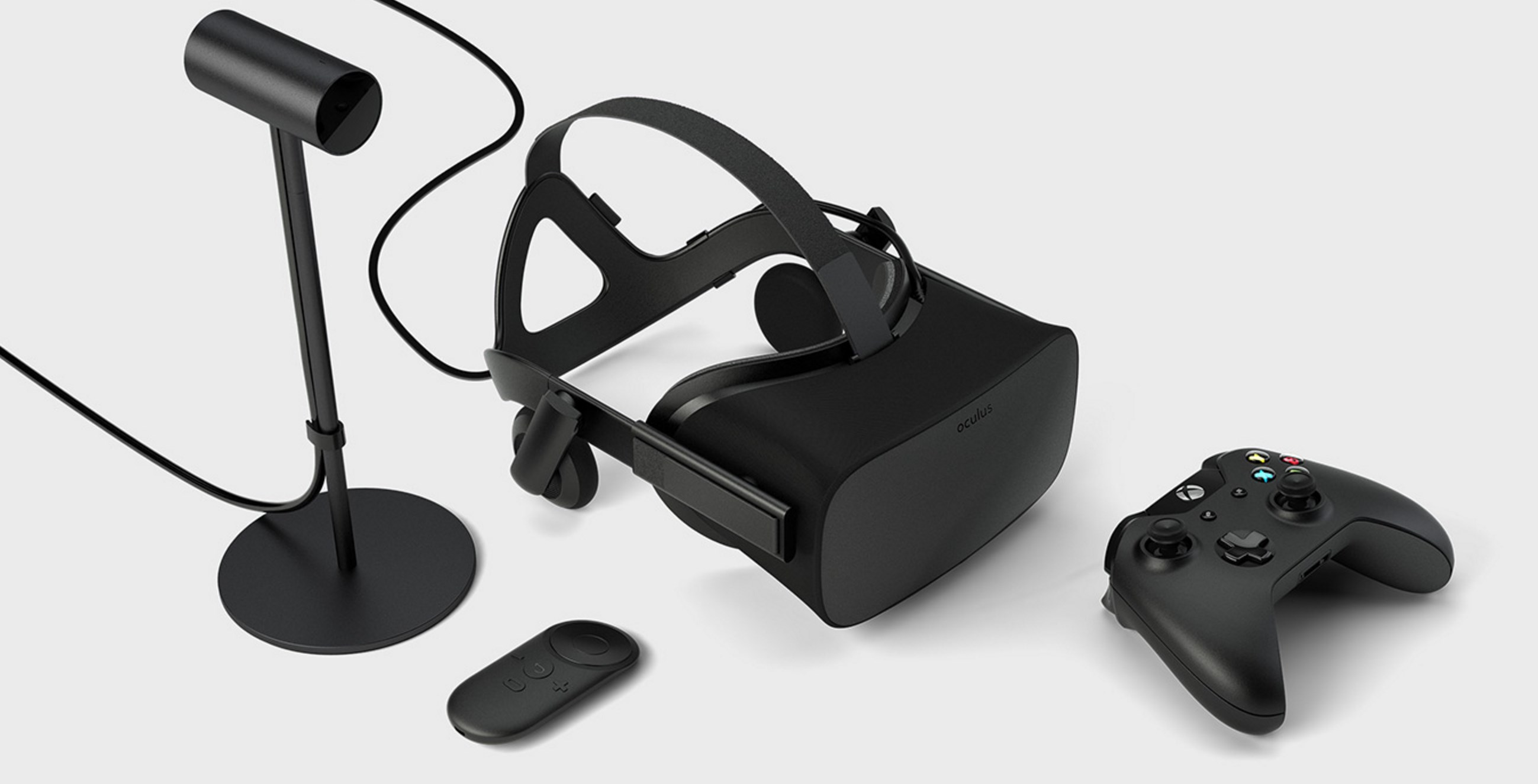 Oculus Rift er endelig ferdigutviklet. De som forhåndsbestilte får VR-brillene med to spill og Xbox One-kontroller i mars eller april.