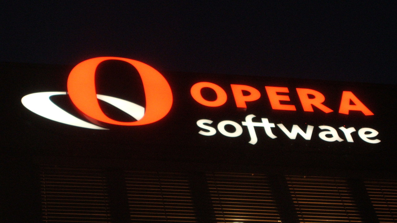 Handel i Opera Software aksjer ble stoppet på fredag.