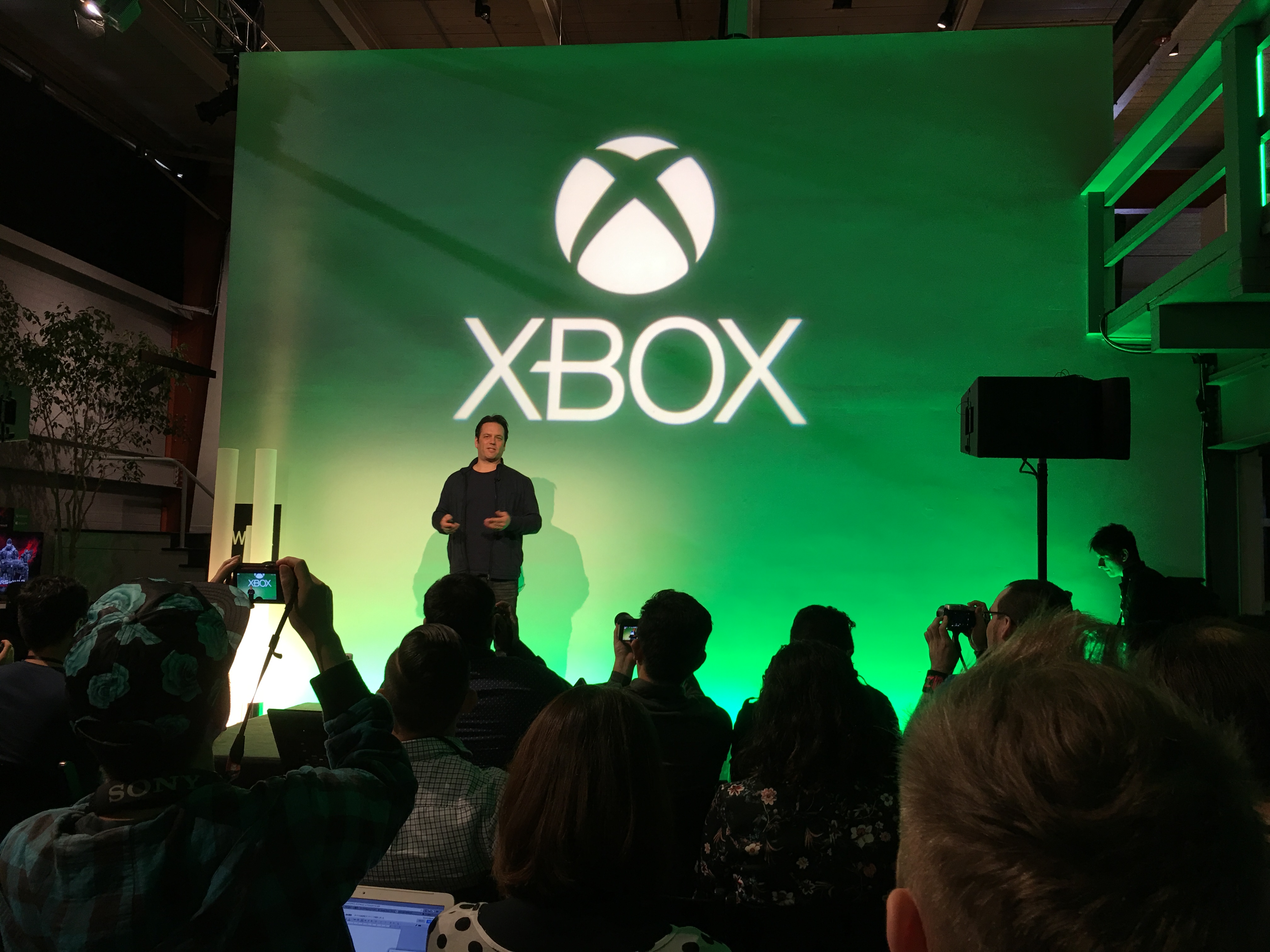 Xbox-sjef Phil Spencer under årets Xbox Spring-konferanse i San Francisco. Spencer snakket kryptisk om maskinvare-oppgraderinger.