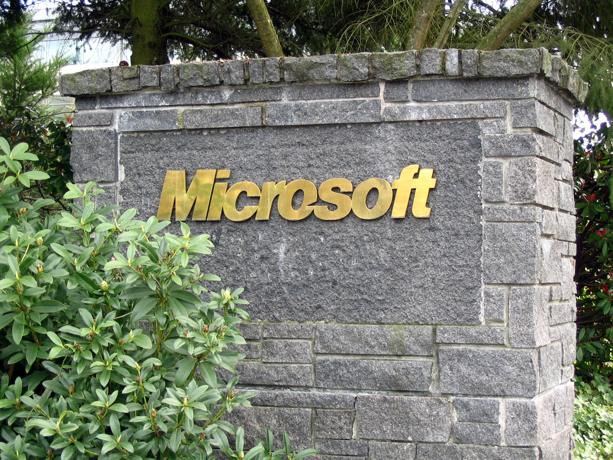 Microsofts Windows 10 får «skylden» for fallende PC salg.