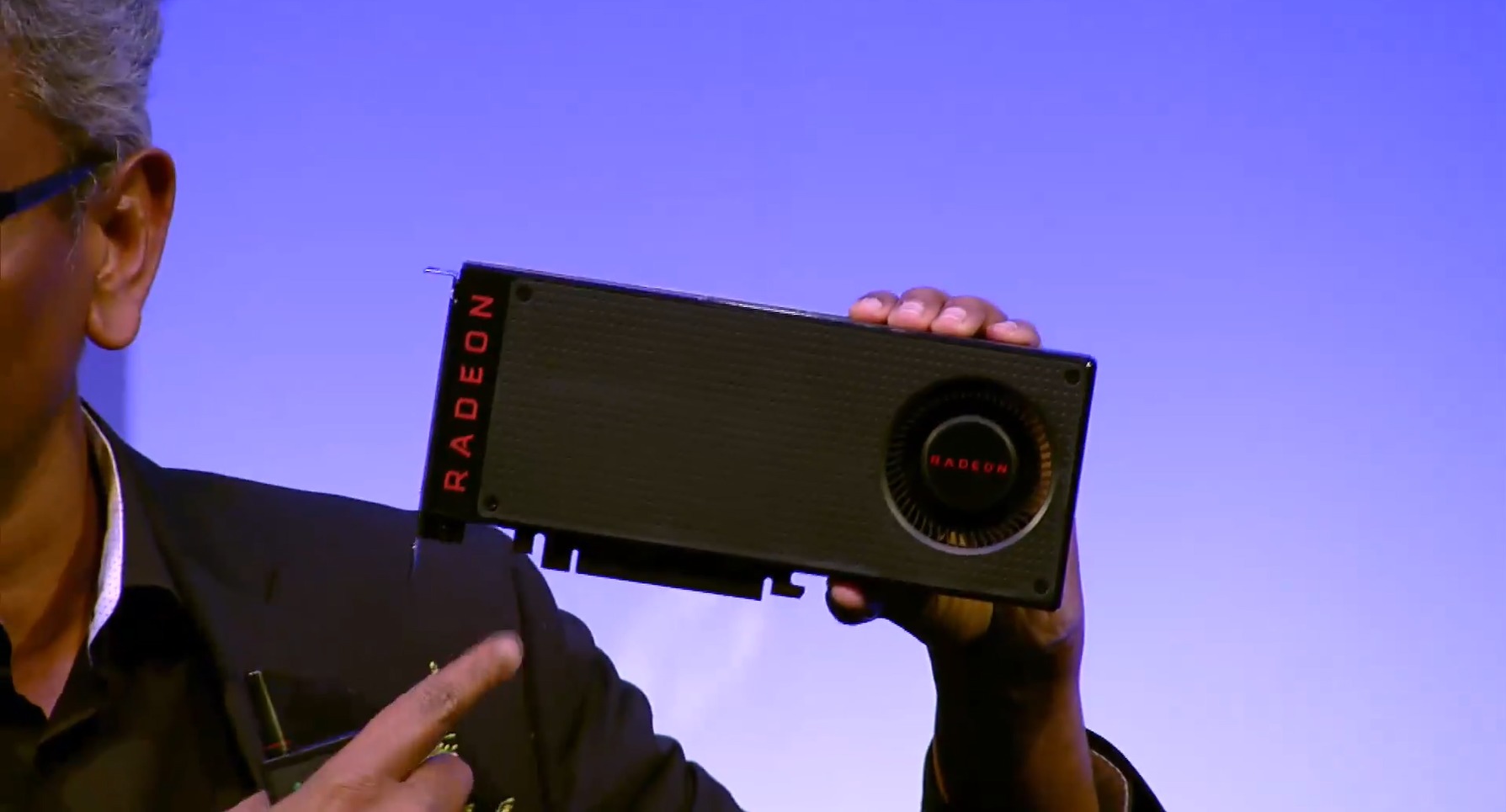 AMD annonserer to nye grafikkort. Her under lanseringen av RX 480.