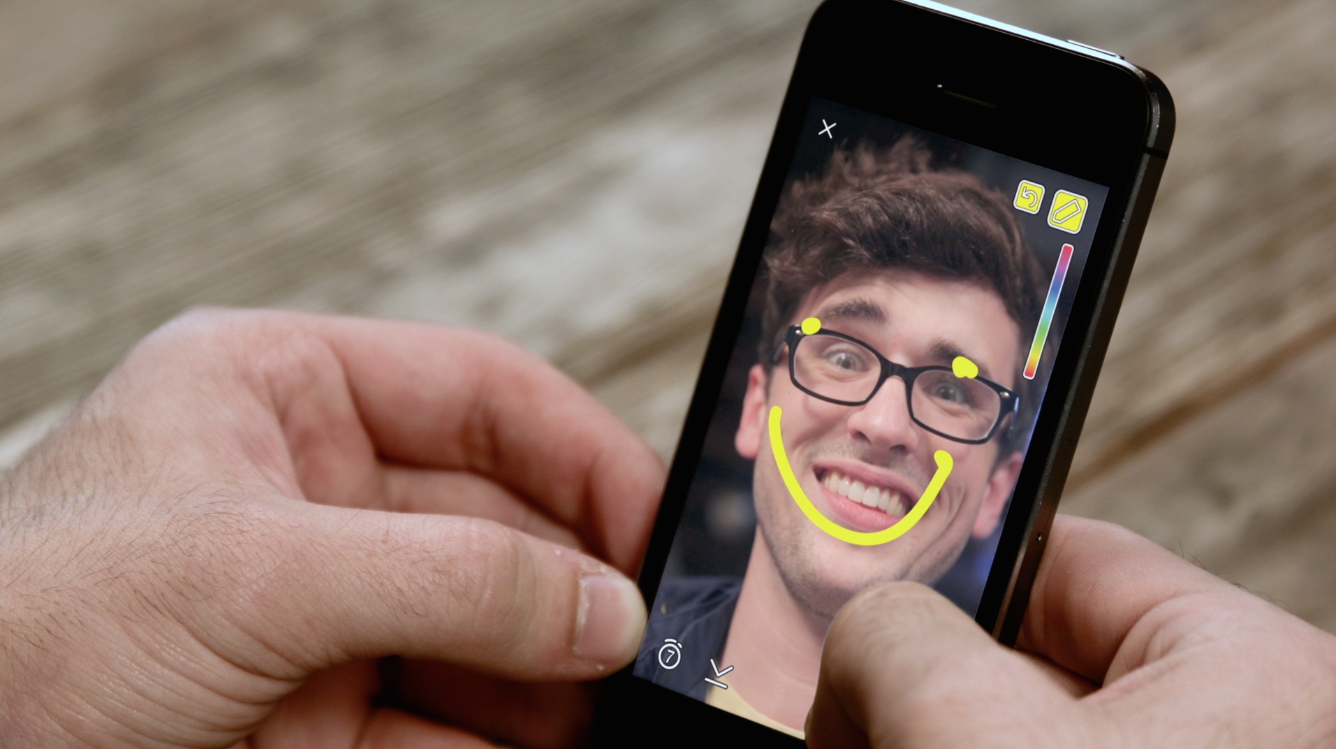 I fremtiden kan du slippe å dra frem mobilen for å bruke Snapchat.