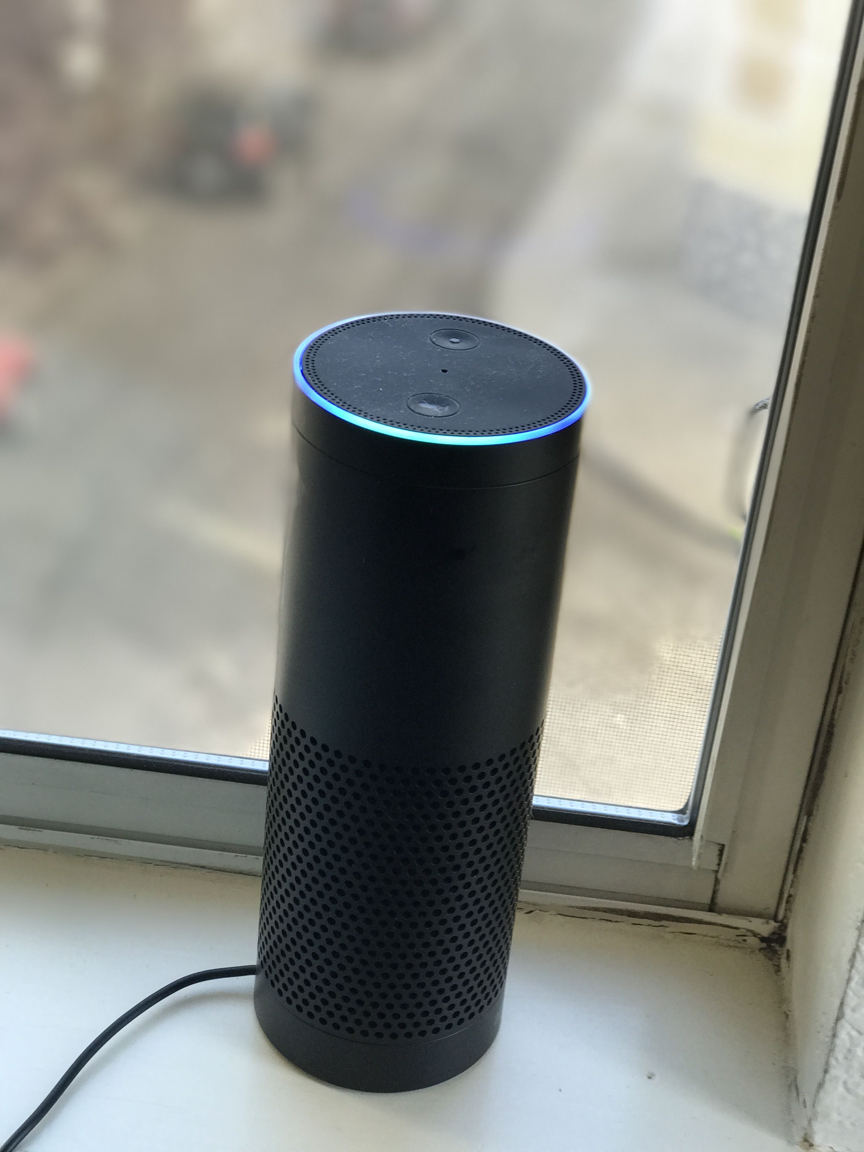 Amazon Echo har fått god kritikk og det ikke uten grunn. Kommer Apple for sent til dette markedet?