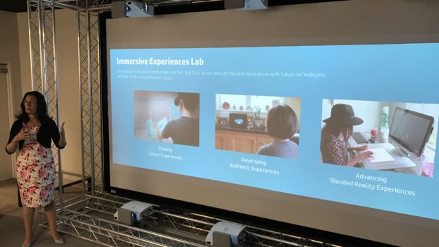 Sjefen for Immersive Experience Lab, Mirjana Spasojevic, forklarer.
