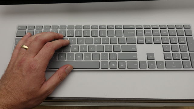 Det nye, flate, Surface-tastaturet.