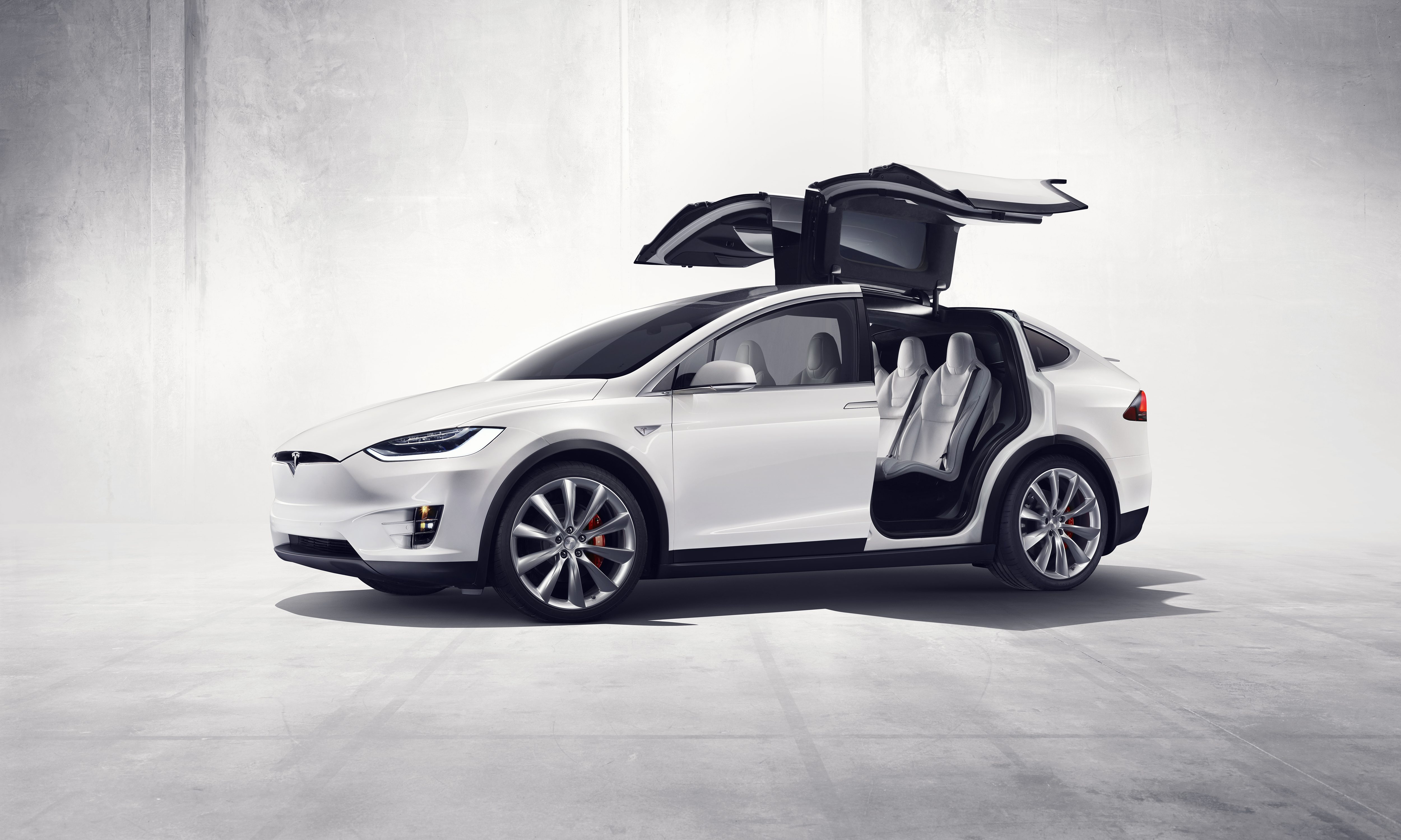 Tesla Model X ble i sommer tilgjengelig i Norge.