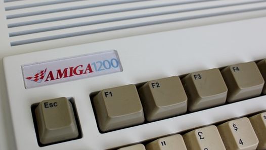 Amiga lever med ny maskinvare fra flere forskjellige produsenter, og til og med nye kasser og taster for de gamle.