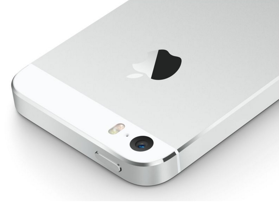 En tidligere Foxconn-ansatt er siktet for å stjålet flere tusen iPhone.
