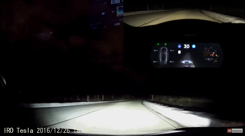 Her testes Tesla Autopilot i snøværet.