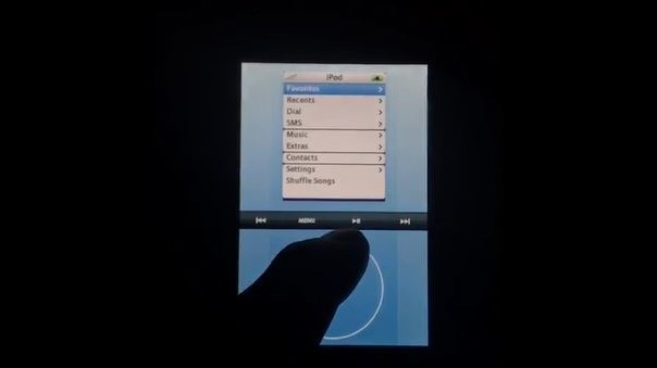 Acorn OS styres med et virtuelt klikkehjul.