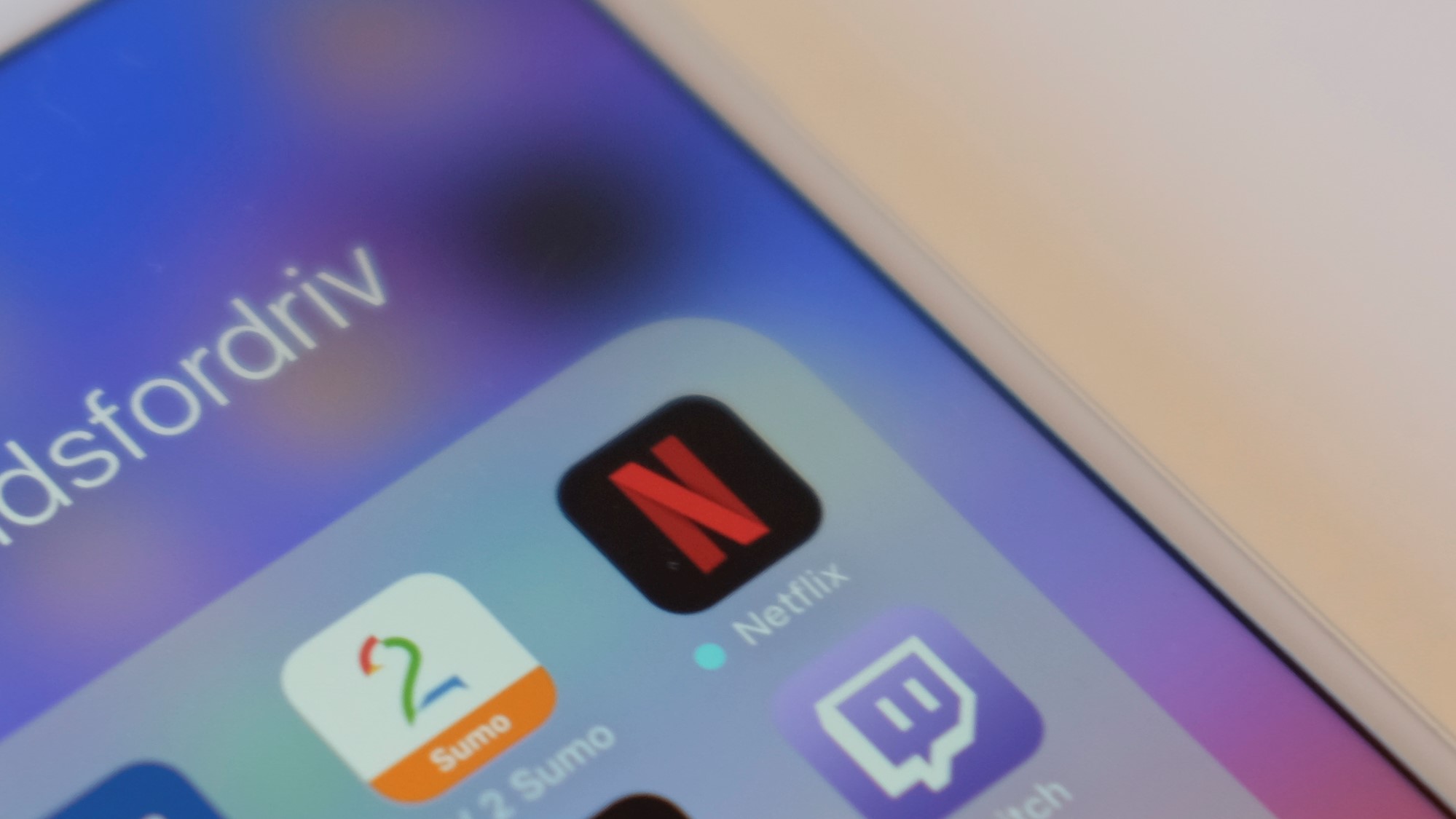 Netflix ser på muligheter til å gjøre innholdet bedre på mobil.