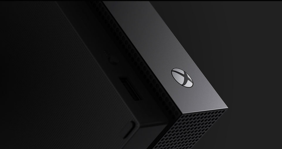Xbox One X får mer ut av maskinvaren enn en PC, sier Microsofts Mike Ybarra.
