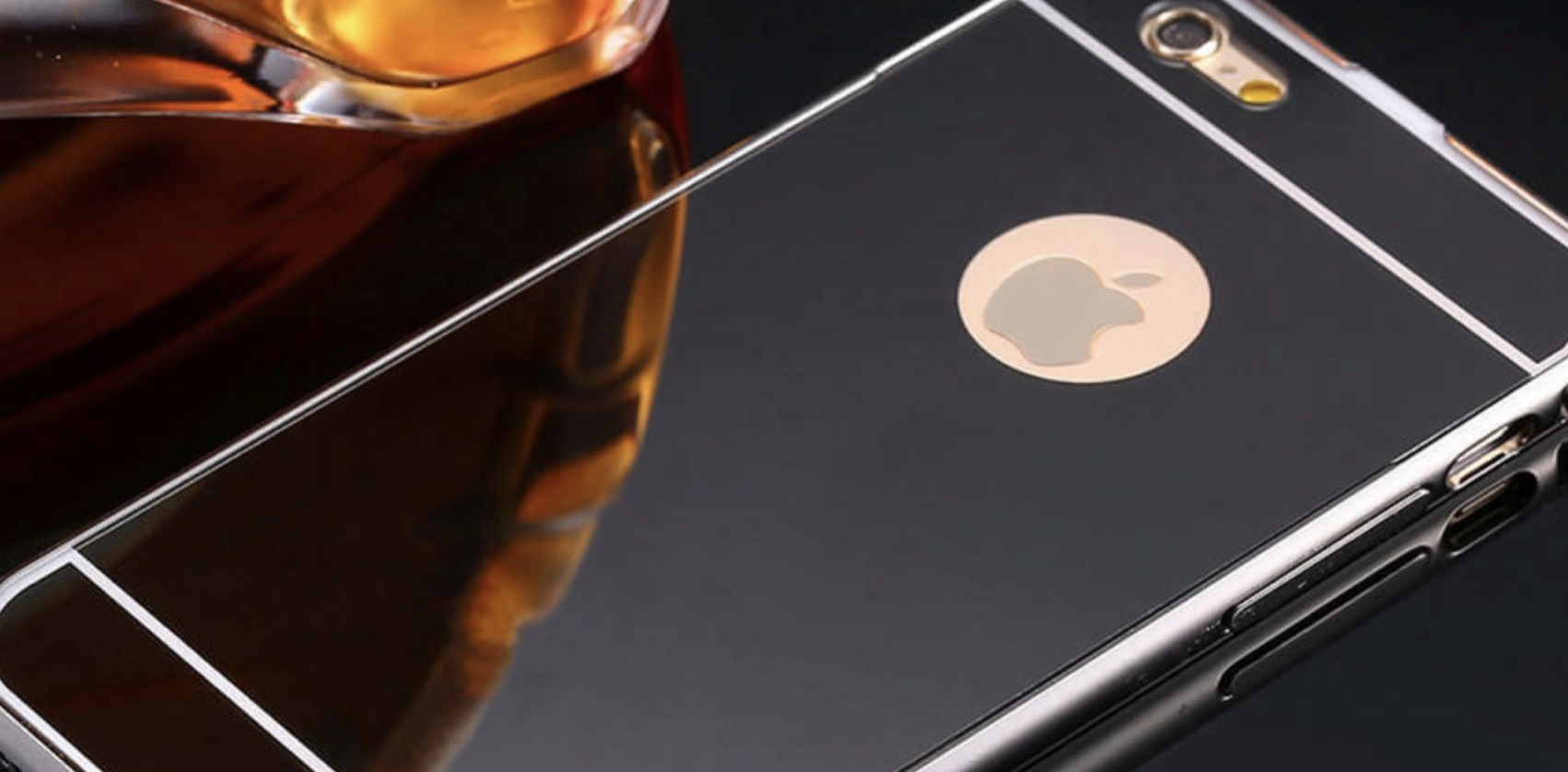 Den speilblanke iPhonen kan ligne på overflaten på dette dekselet.