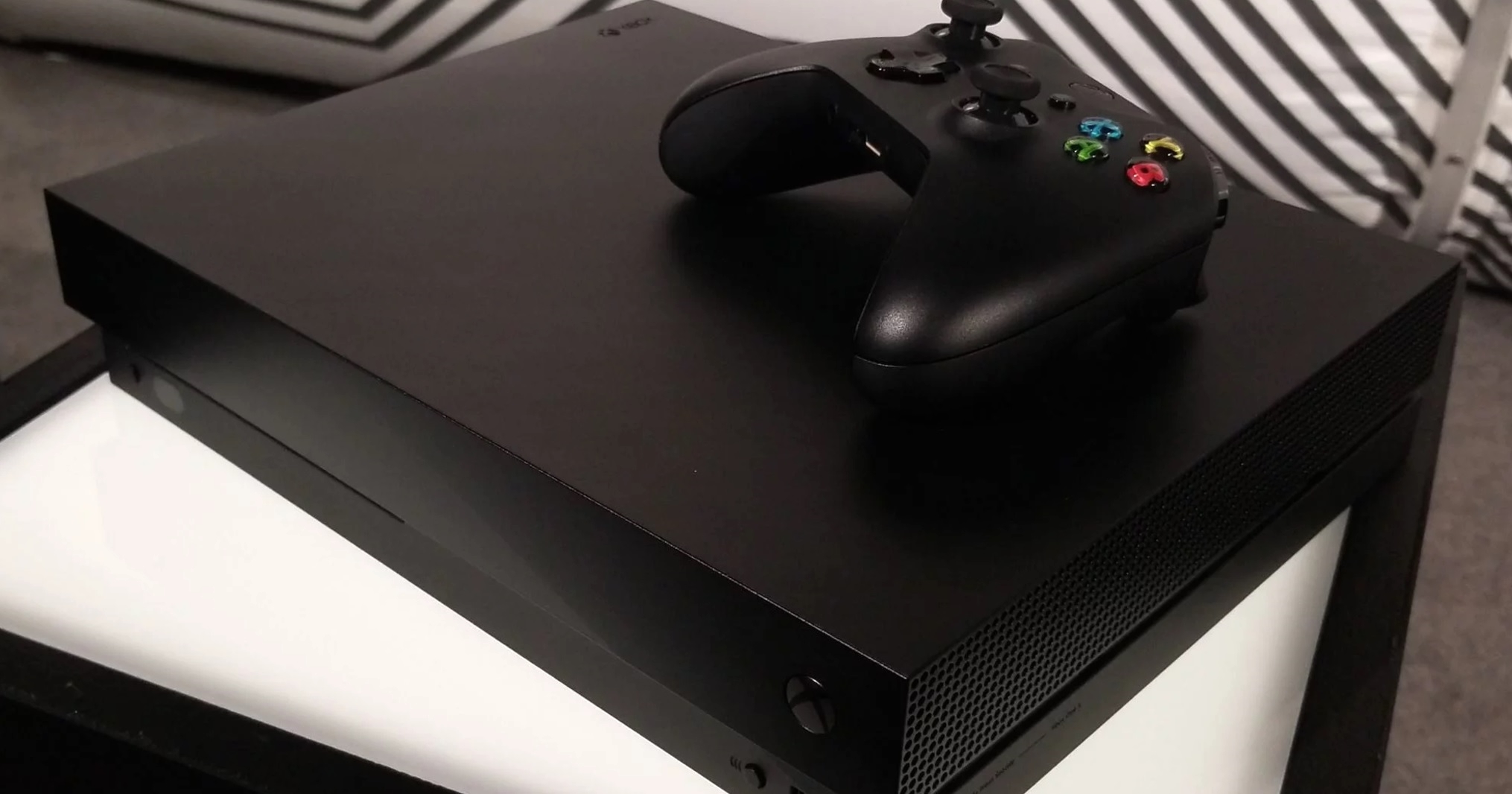 Microsofts Xbox One X lanseres i Norge 7. november til 4999 kroner, men man vil kunne forhåndsbestille den snart. Vil det bli konsoll-manko?