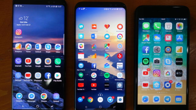 Note 8 fra venstre, etterfulgt av Galaxy S8+ og iPhone 7 Plus. Panel-lyset er makset på samtlige mobiler.