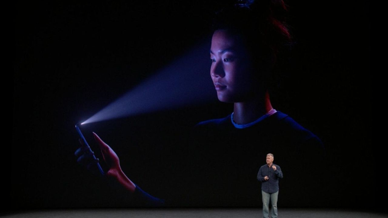 Apple forklarer mer om Face ID -teknologien.