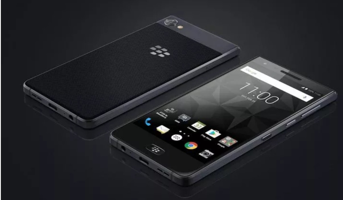 Dette er TLC sin nye mobil, bygget under lisens fra BlackBerry. Navnet er "Motion".
