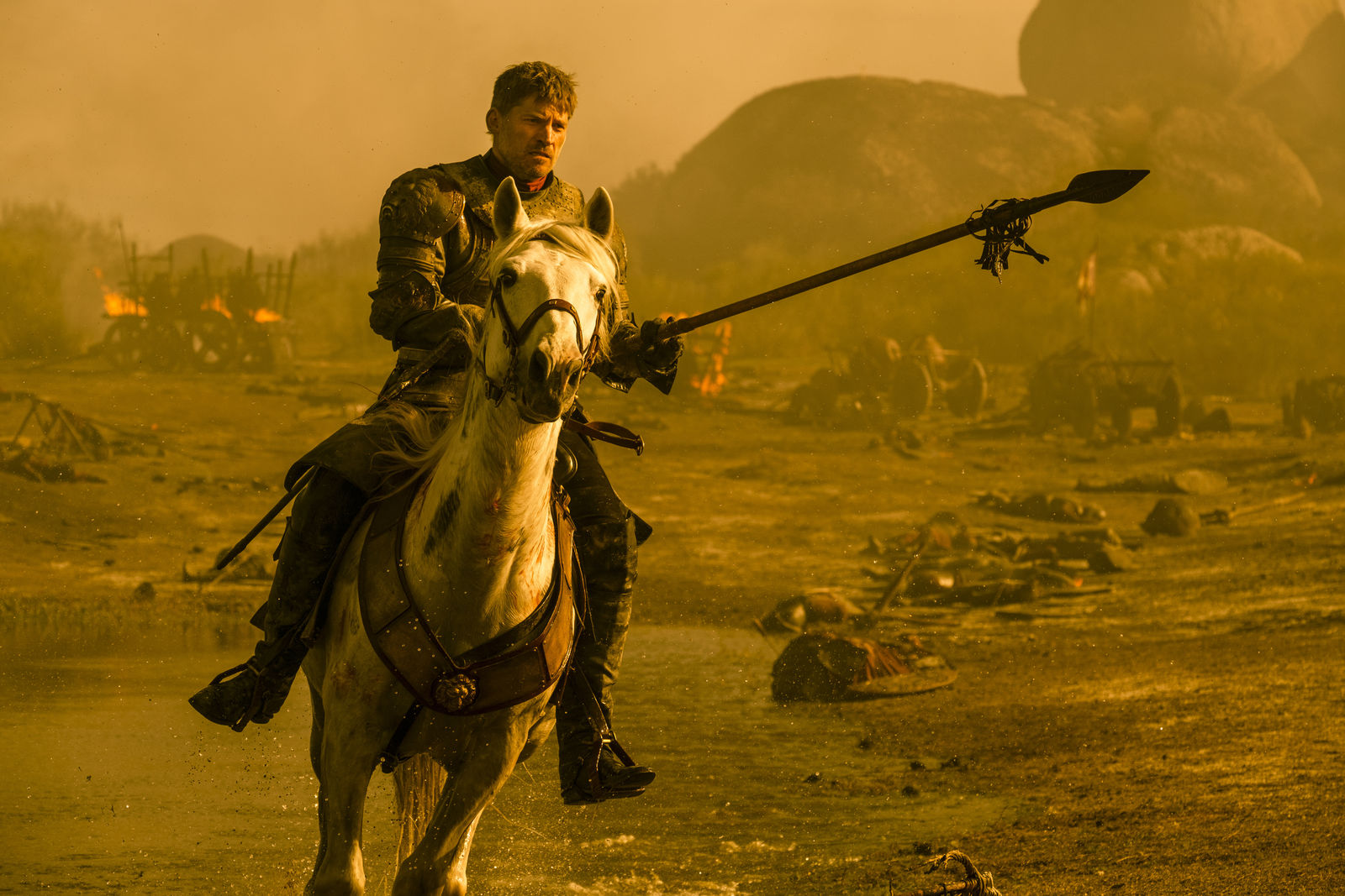 Time Warner eier HBO som igjen eier Game of Thrones-rettighetene.