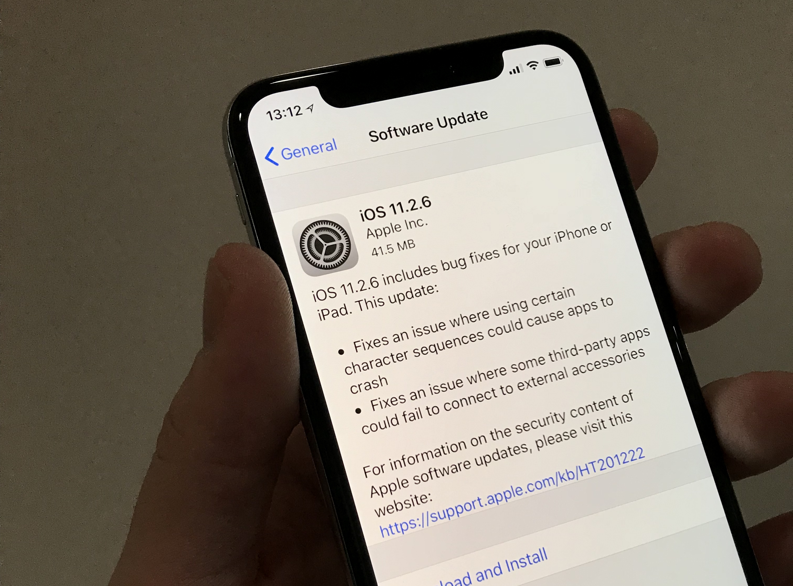 Du kan nå oppdatere iOS. Det er ikke lansert ny 11.3 beta enda.