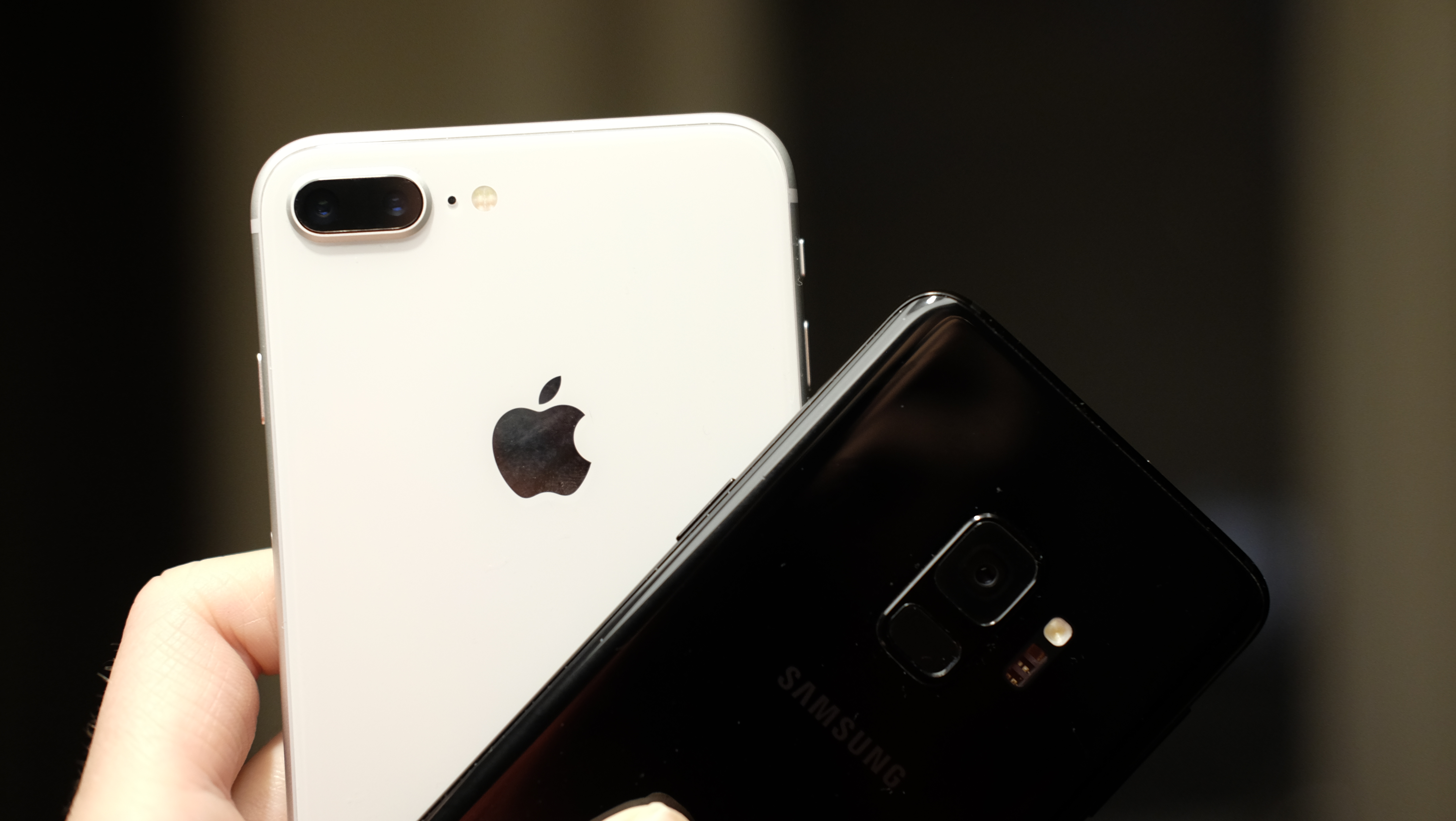 iPhone 8 Plus og Galaxy S9 møtes til kameradyst.