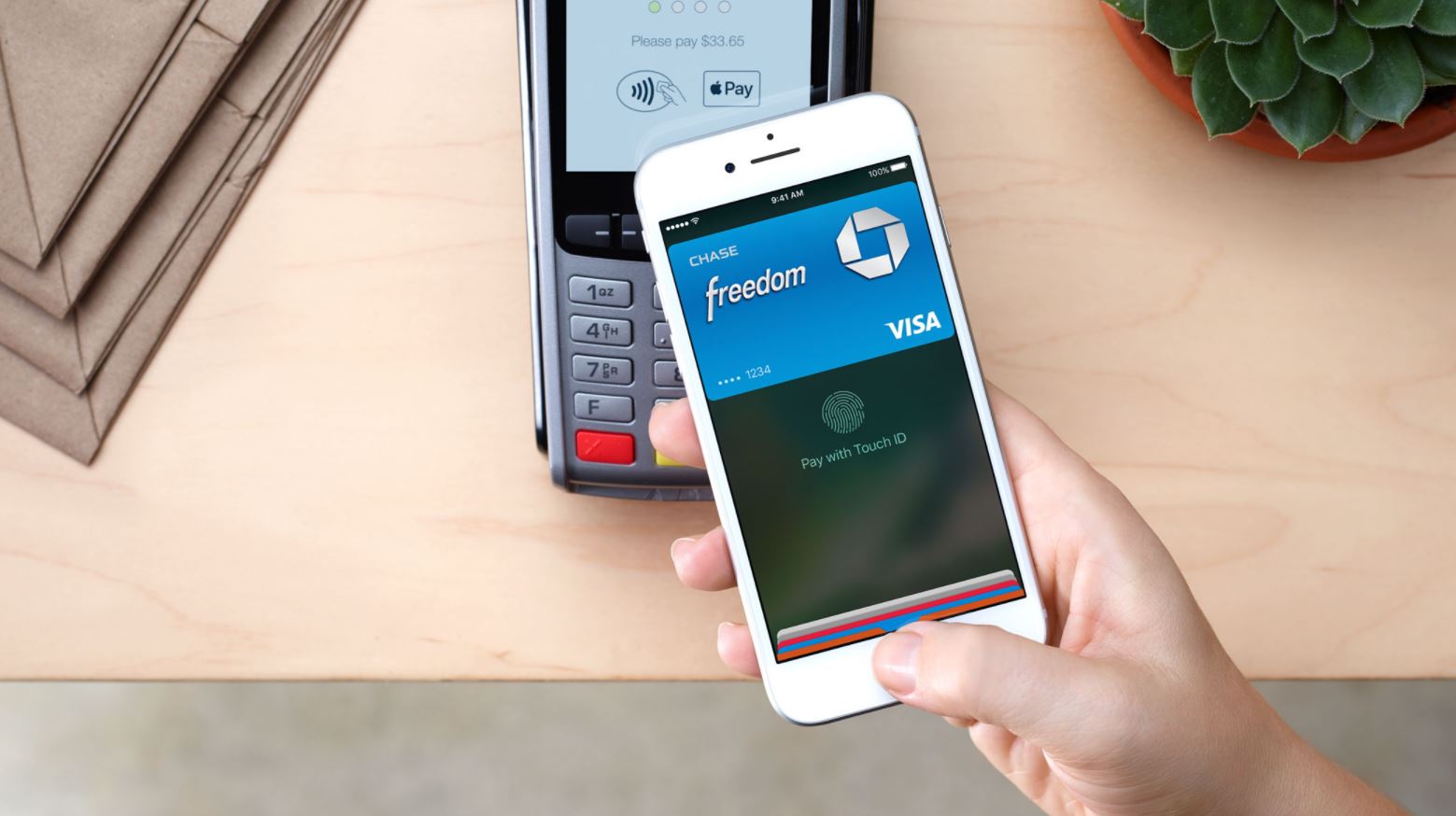 DNB sier nei til Apple Pay: – Vi mener kundene er fornøyd med kort og kontanter.