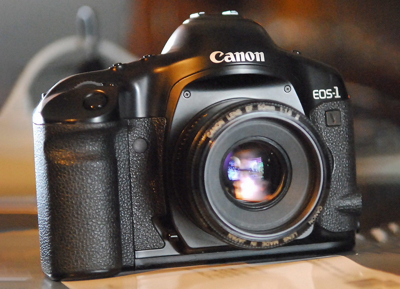 Canon avslutter salget av sitt siste analogkamera.