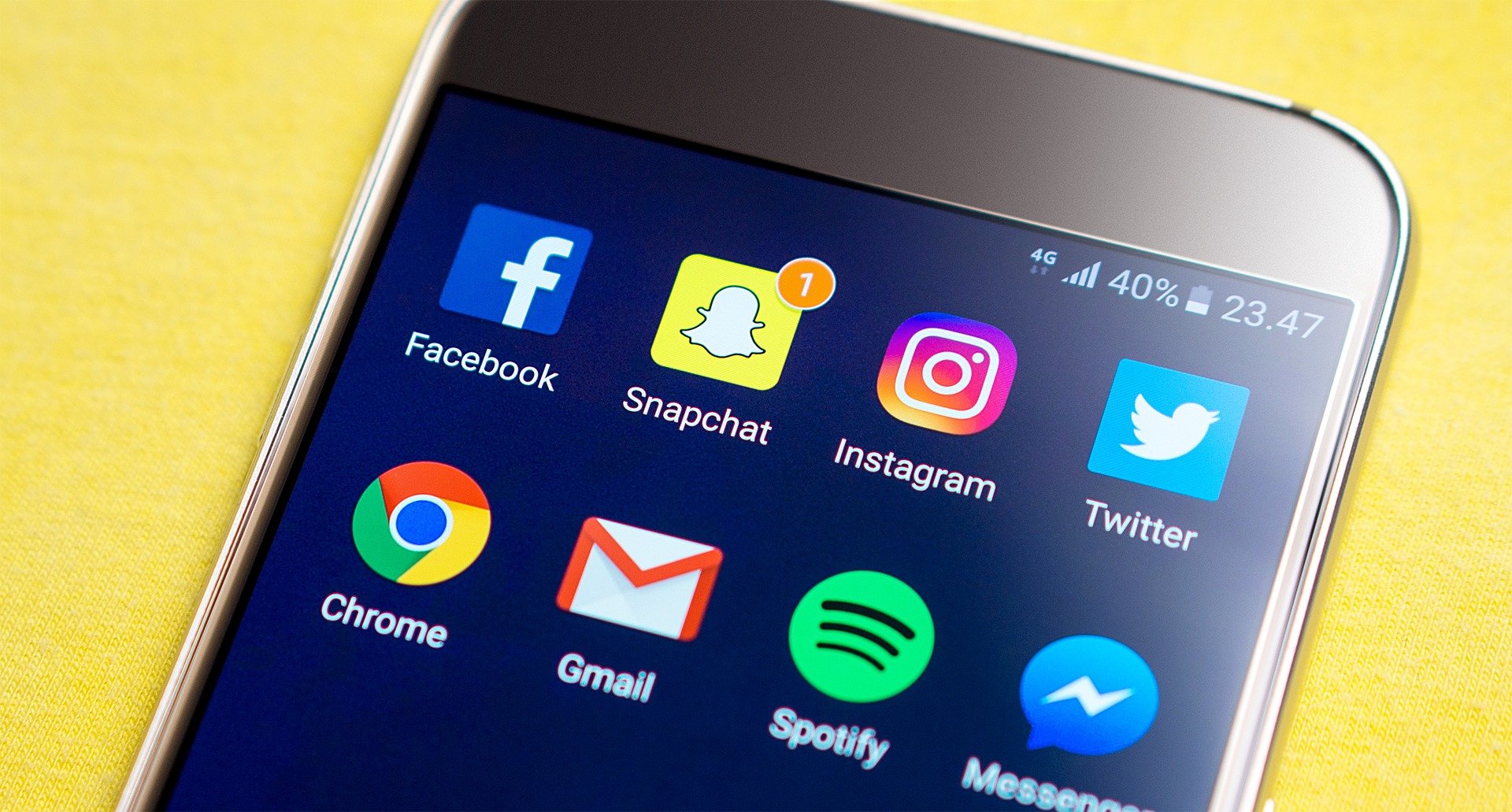Snapchat mister brukere for første gang noen sinne