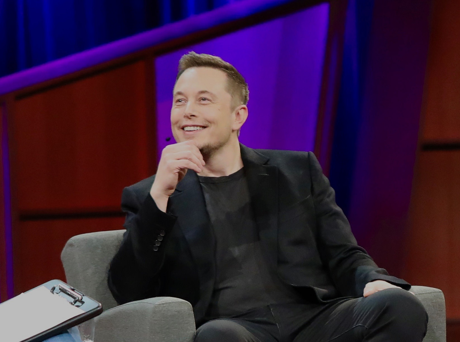 Elon Musk ville imponere kjæreste med aksjepris