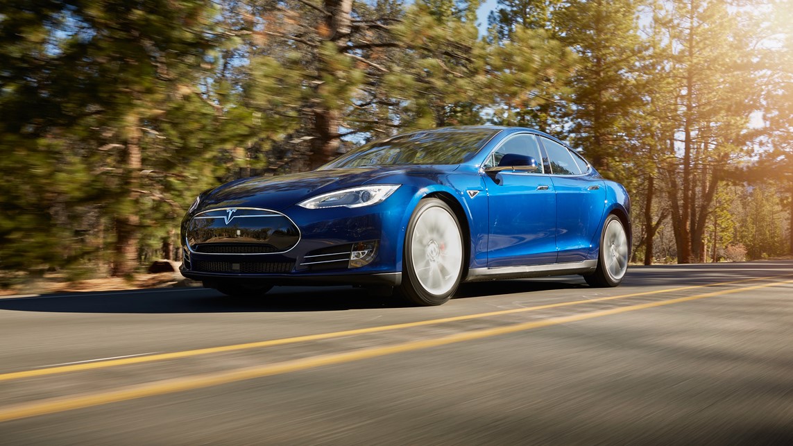 Snart er det slutt på Teslas henvisningsprogram med gratis superlading.