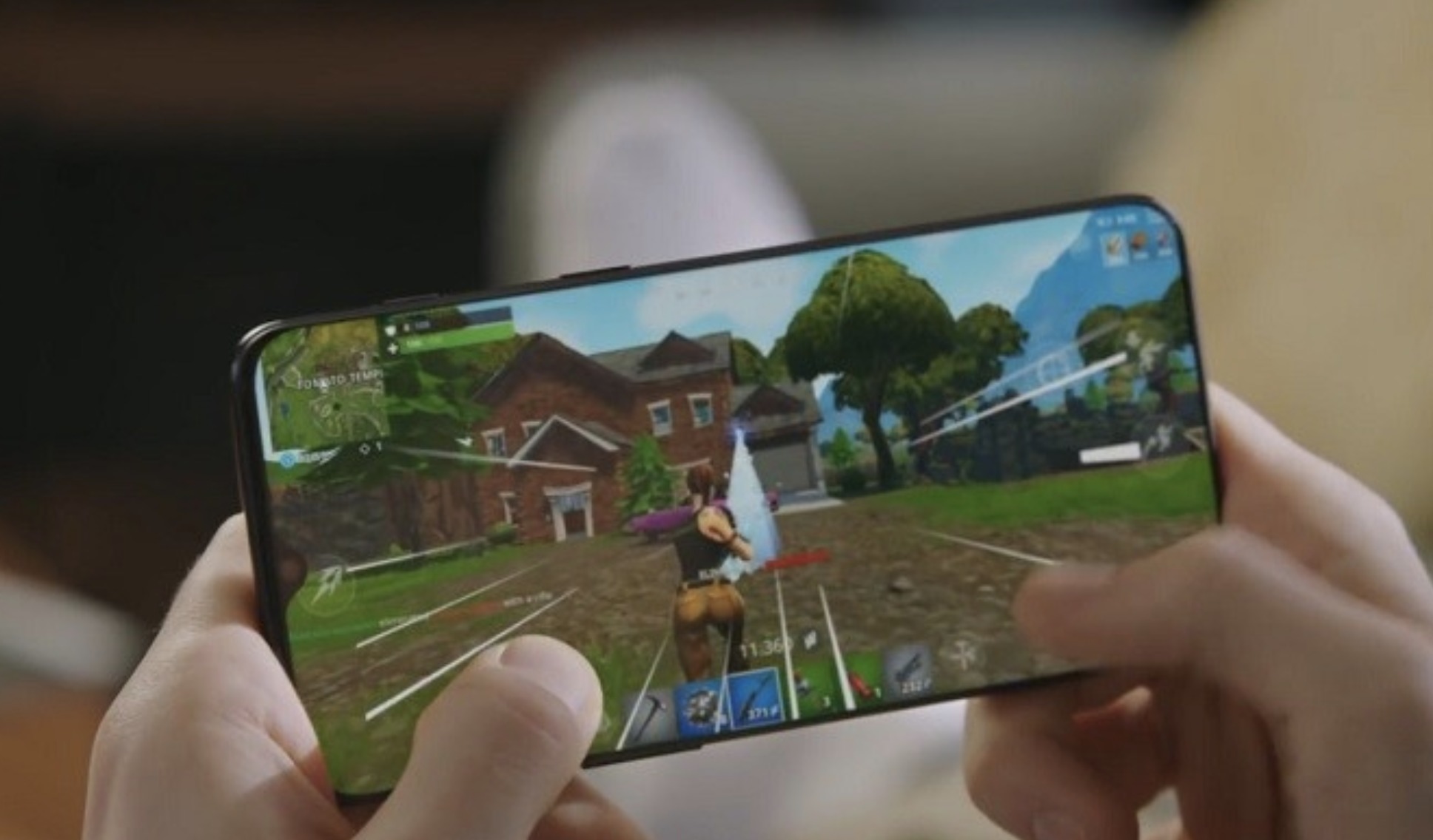 Fortnite ser bra ut på OnePlus 6T, men det dekker nok nok ikke så mye av frontpanelet som dette bildet viser.
