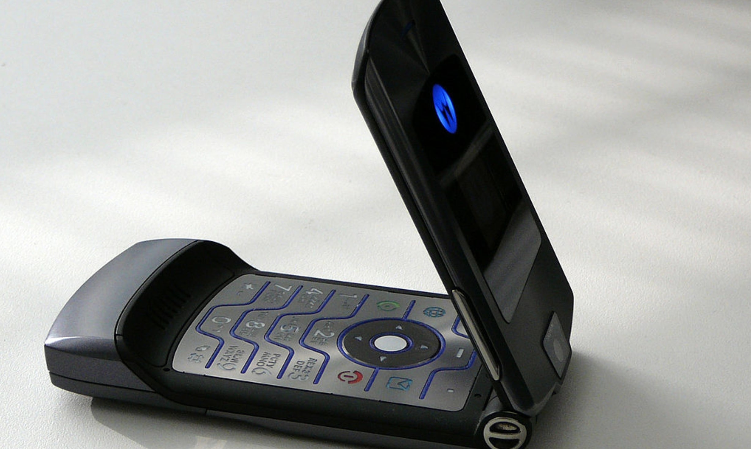 Motorolas legendariske RAZR-telefon gjør comeback