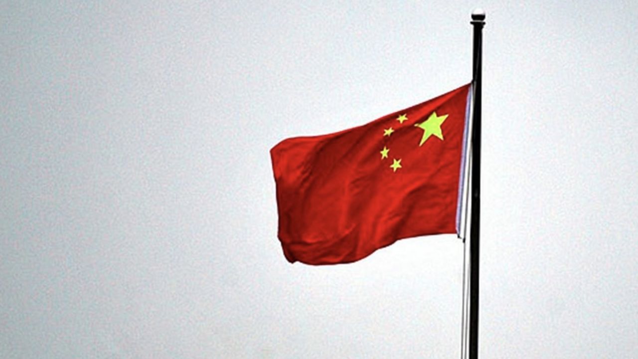 Kinesiske myndigheter mener USA forsøker å stoppe landets industrielle utvikling.