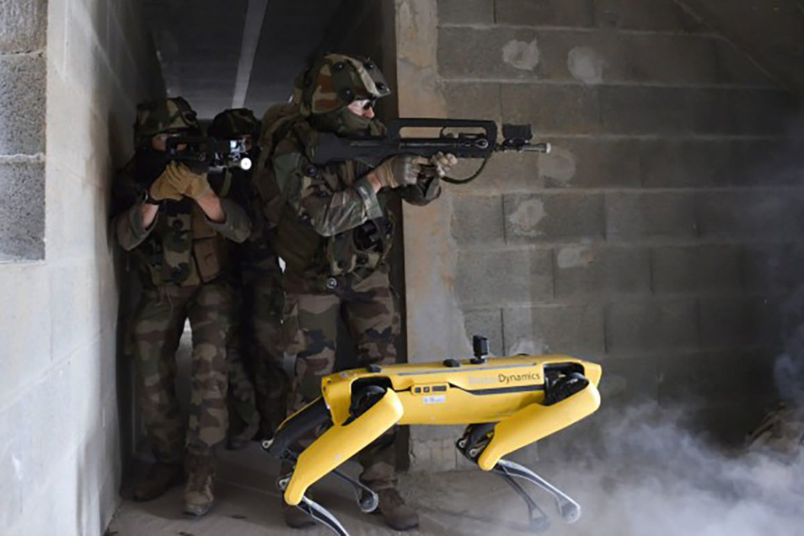spot-the-robot-dog-together-with-french-military-students