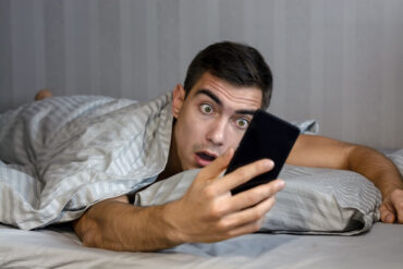 forsove seg med mobilen