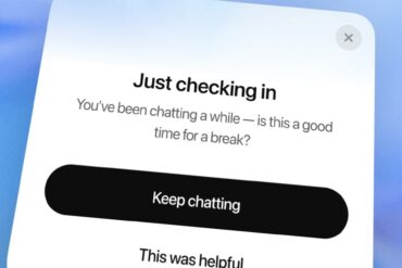 Melding i ChatGPT med teksten «Just checking in – is this a good time for a break?», som vises etter lange økter. Bildet illustrerer en ny funksjon fra OpenAI der brukere blir minnet på å ta pauser for sunnere bruk av tjenesten. Dette er en del av selskapets nye tiltak for å gjøre ChatGPT mer ansvarlig og bevisst på mental belastning hos brukerne.